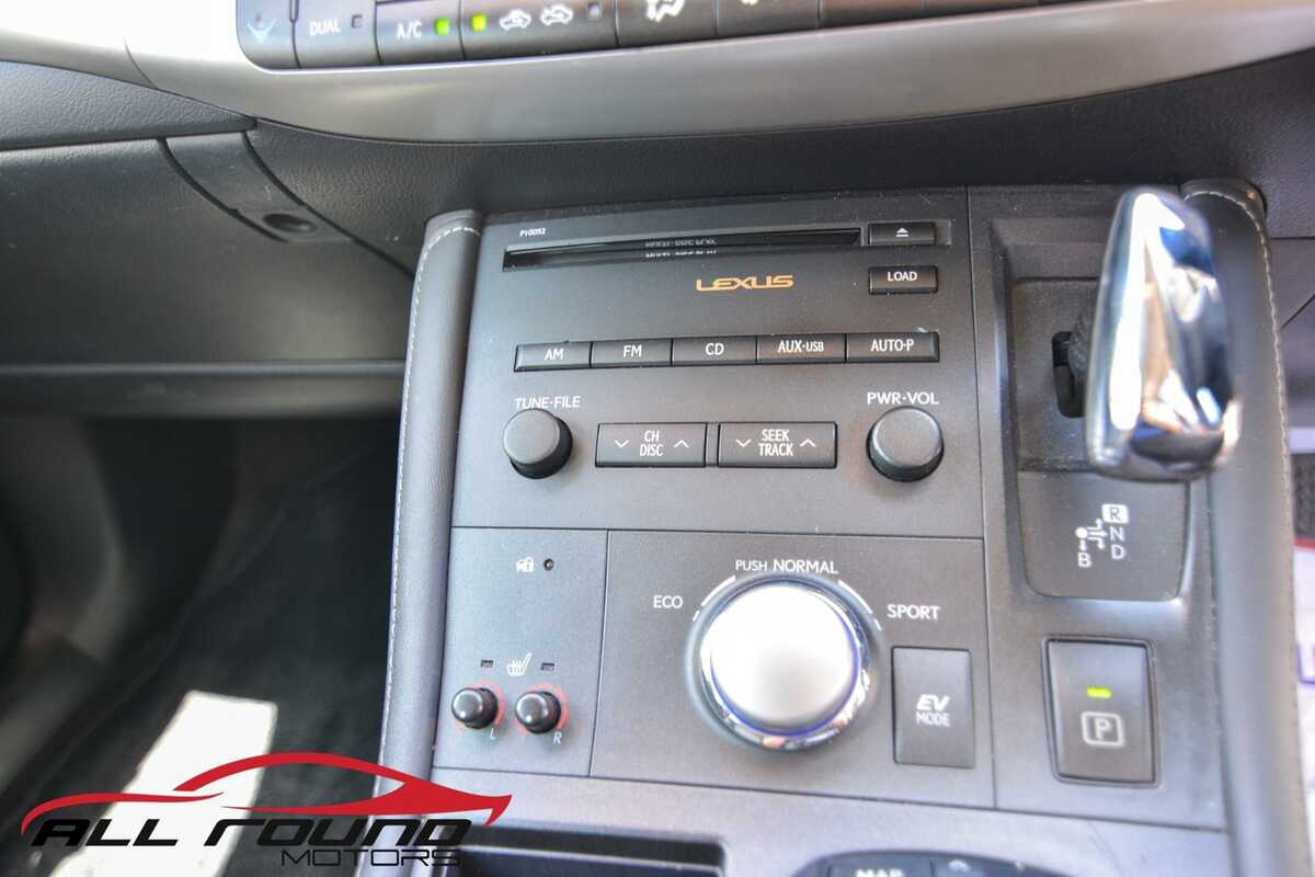 2012 Lexus CT 200h. HYBRID LUXURY ZWA10R