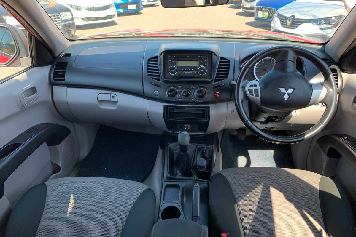2013 Mitsubishi TRITON  DUAL CAB GXL