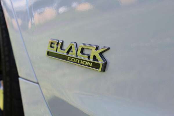 2016 Holden Commodore SV6 Black VF Series II