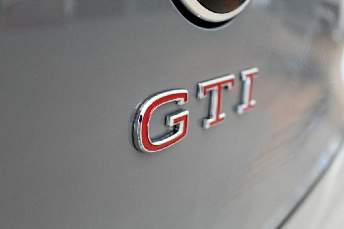 2021 Volkswagen Golf GTI 8