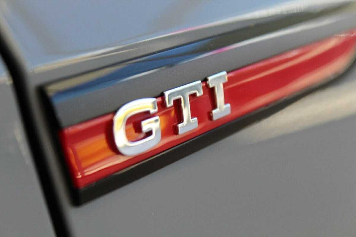 2021 Volkswagen Golf GTI 8