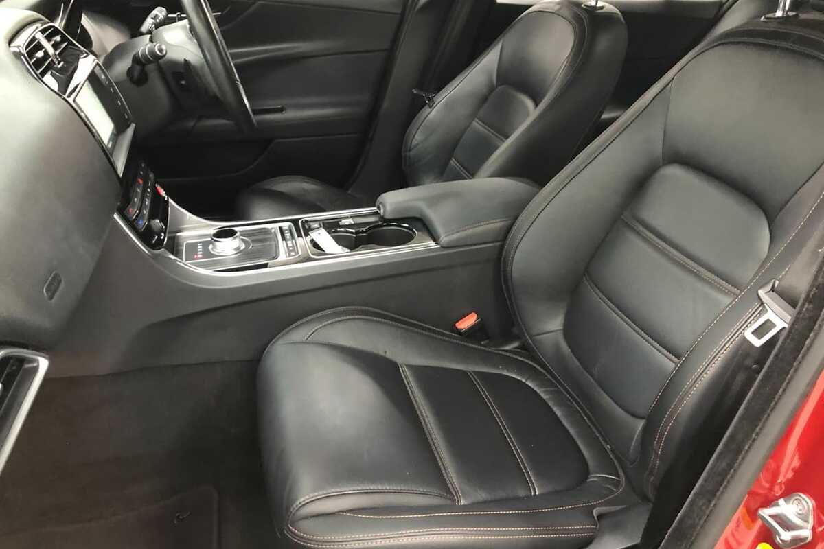 2015 Jaguar XE 20t Prestige X760