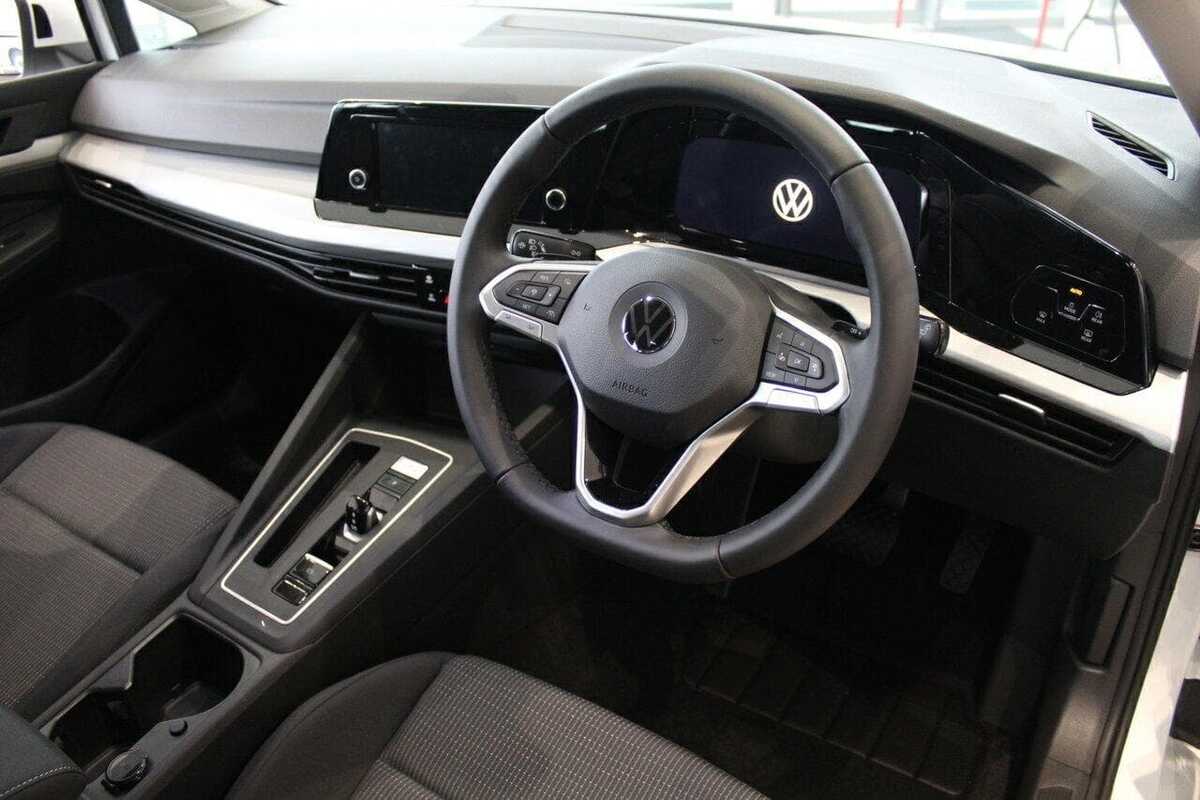 2021 Volkswagen Golf 110TSI 8