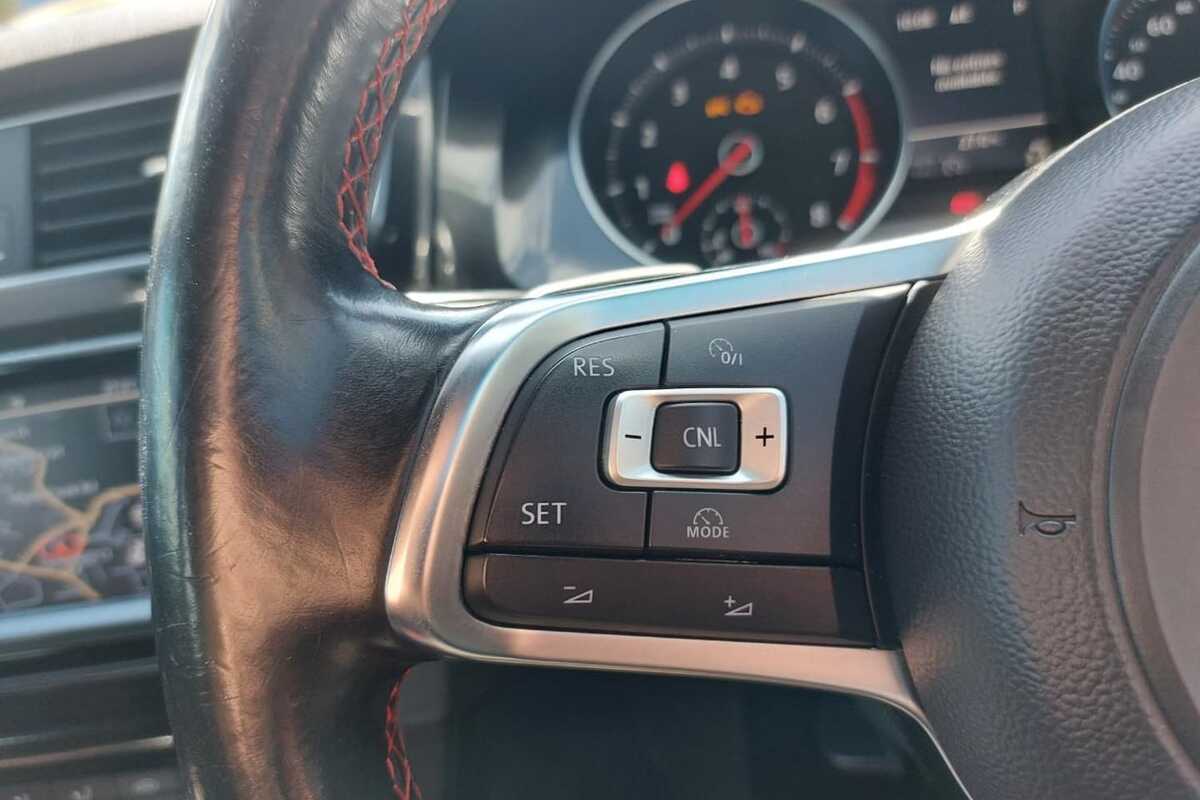 2015 Volkswagen Golf GTI 7