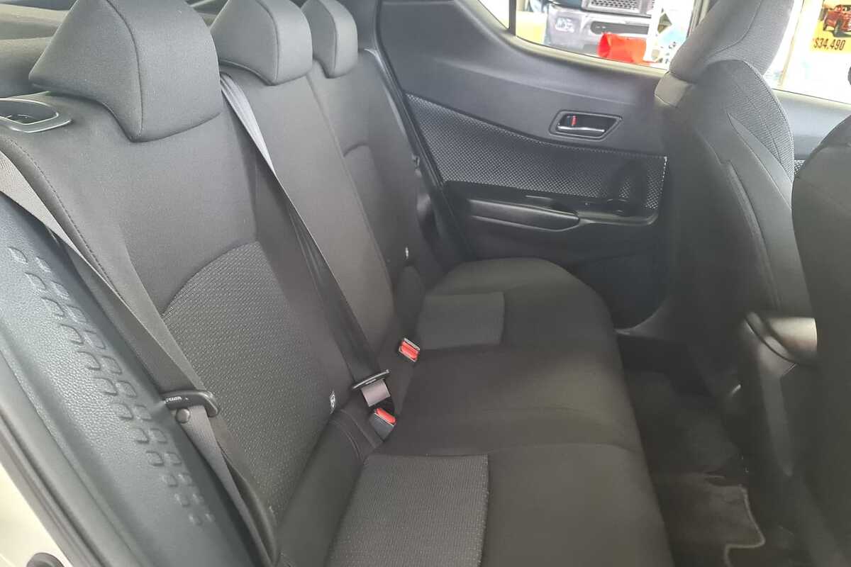 2019 Toyota C-HR  NGX10R
