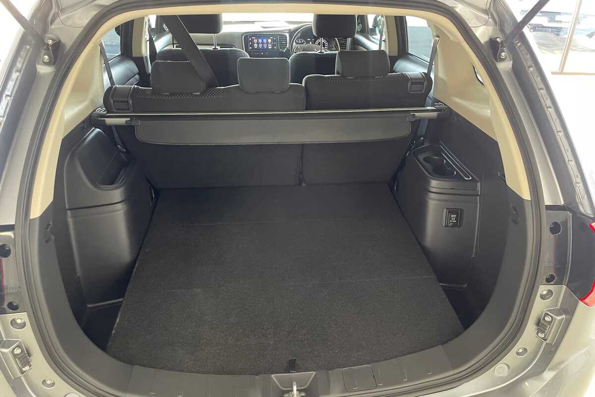 2016 Mitsubishi Outlander LS Safety Pack ZK