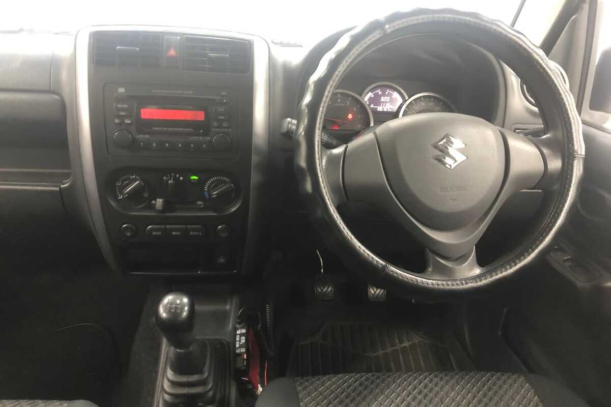 2015 Suzuki Jimny Sierra SN413 T6