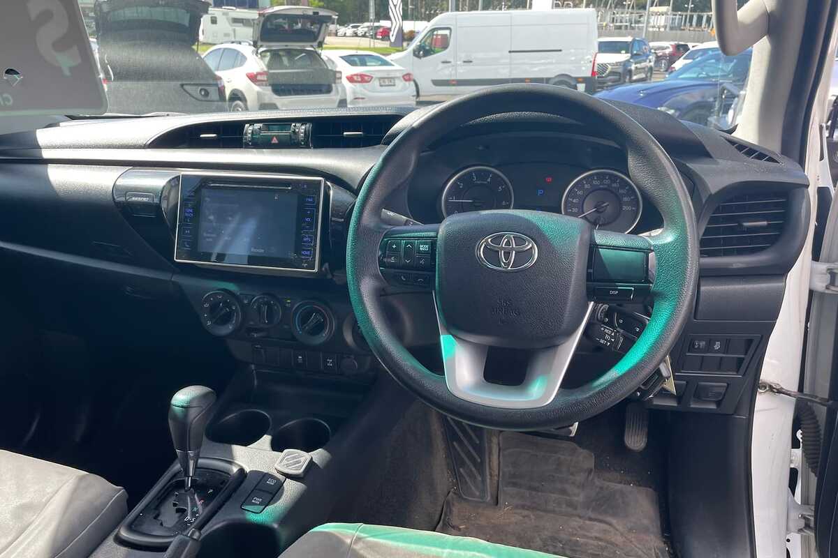 2017 Toyota Hilux SR GUN126R