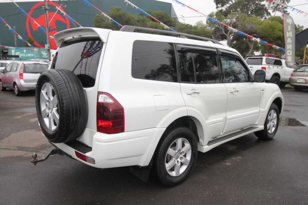 2005 Mitsubishi Pajero Exceed NP