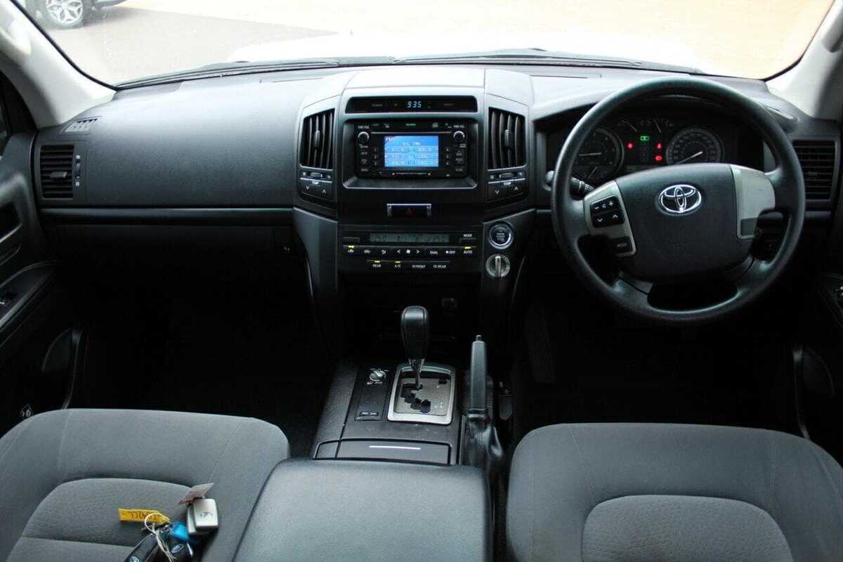 2010 Toyota Landcruiser GXL VDJ200R