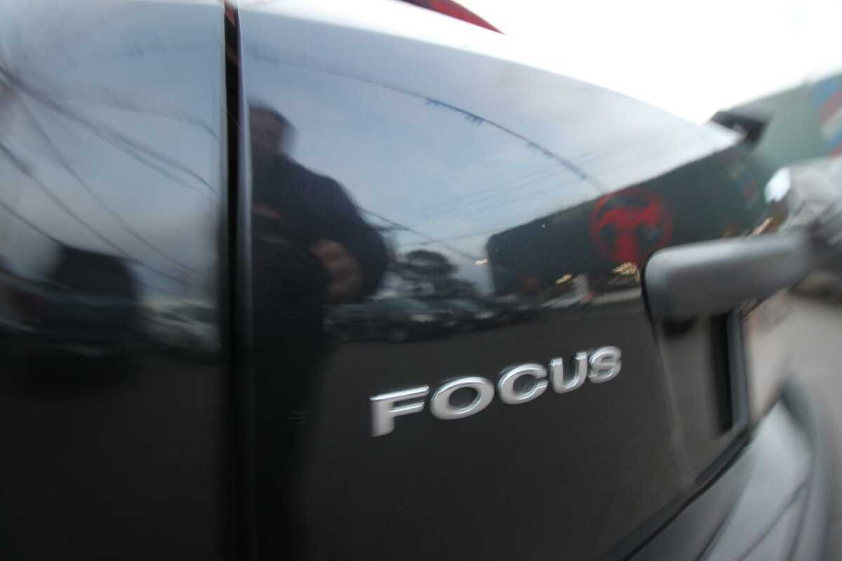 2006 Ford Focus LX LS