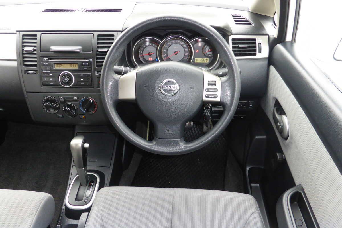 2009 Nissan Tiida ST C11