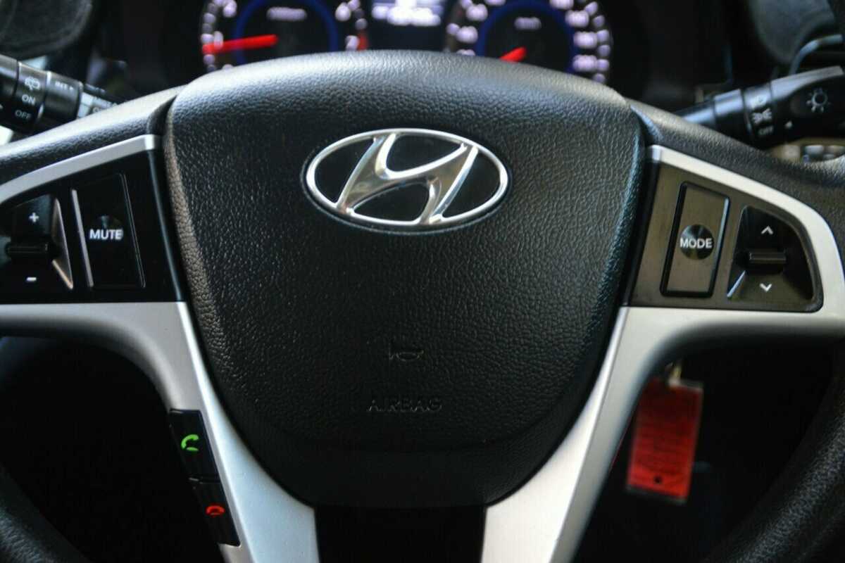 2012 Hyundai Accent Active RB