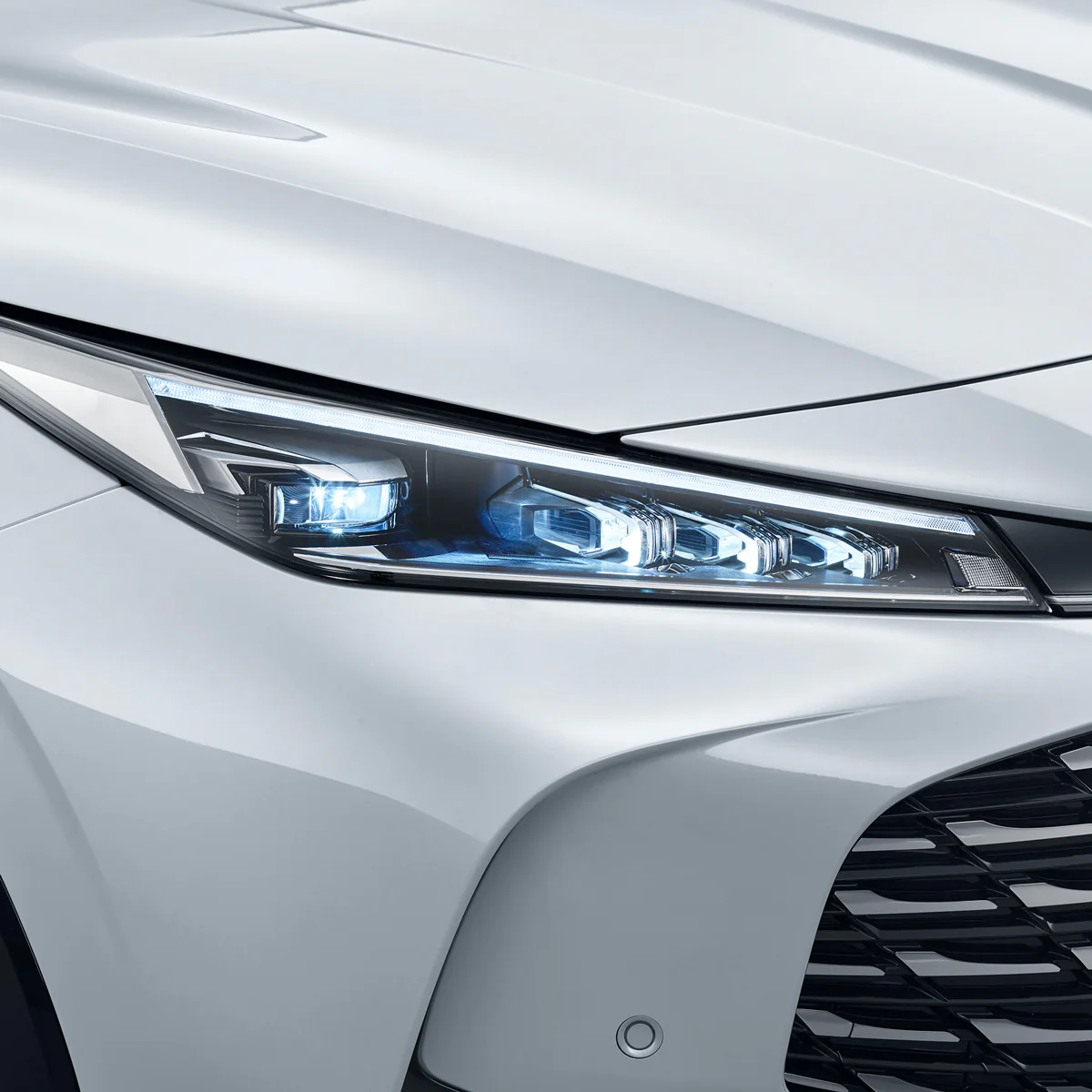 ‌DYNAMIC STRENGTH. ELECTRIC SMOOTHNESS.