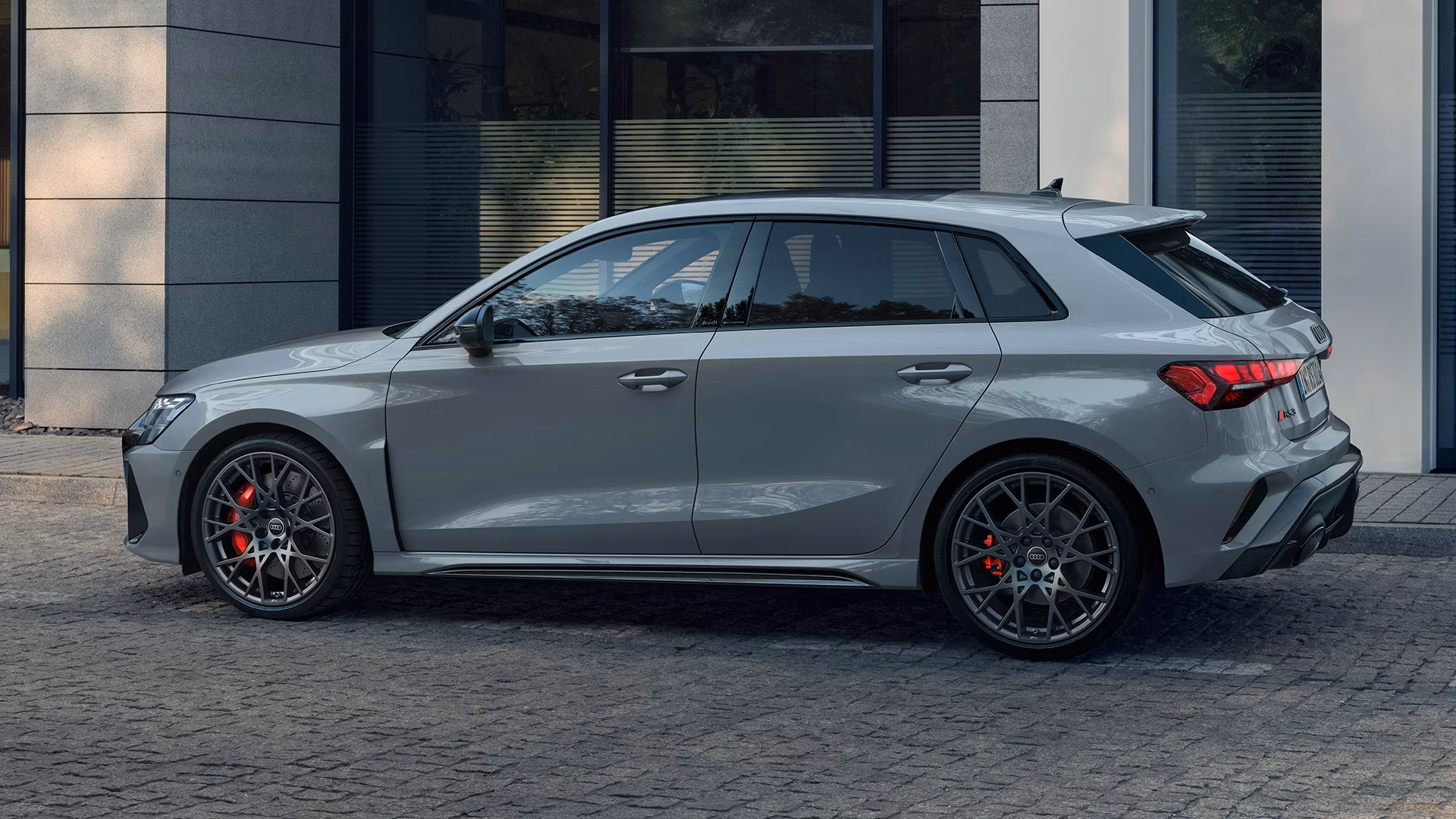 Audi exclusive.
