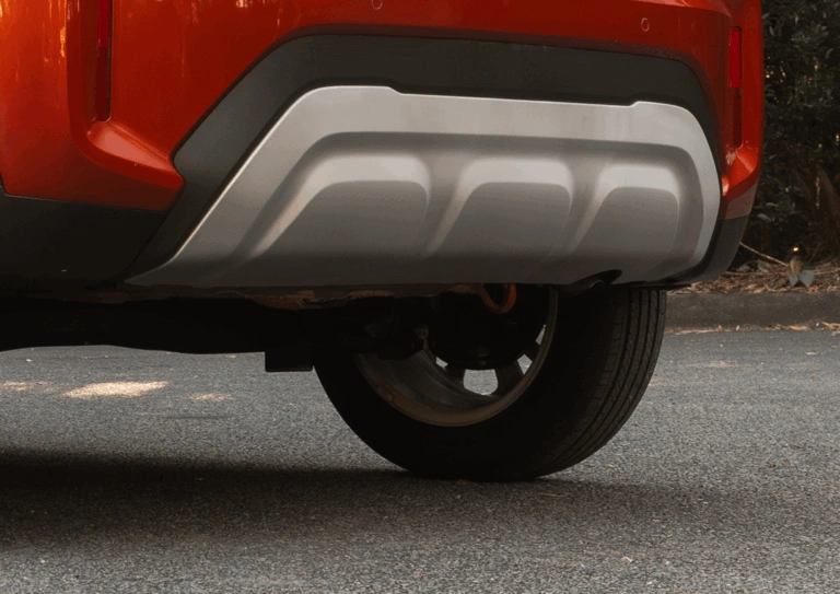 Skid plate garnish Grit meets glam