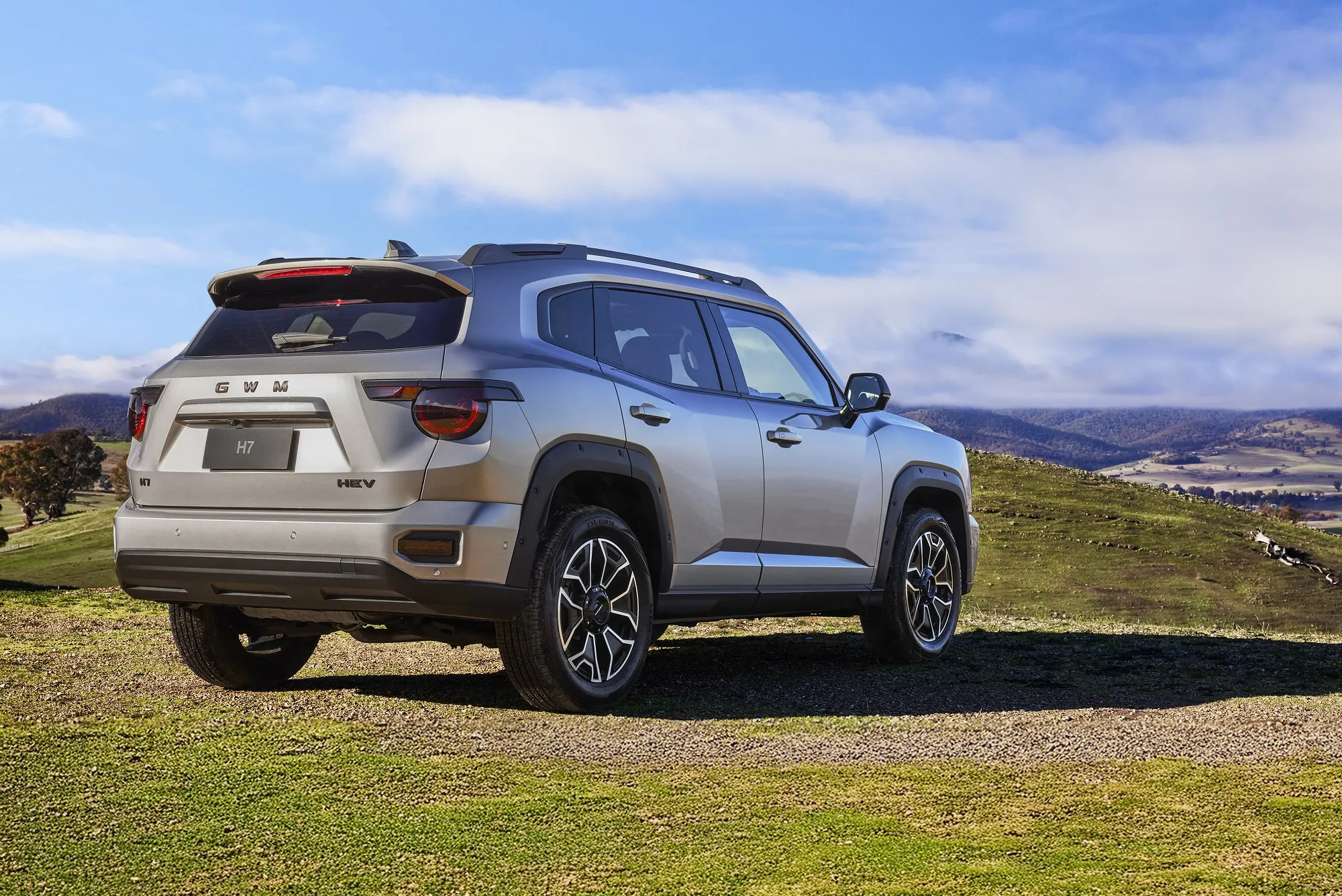 Explore the Haval H7 Exterior