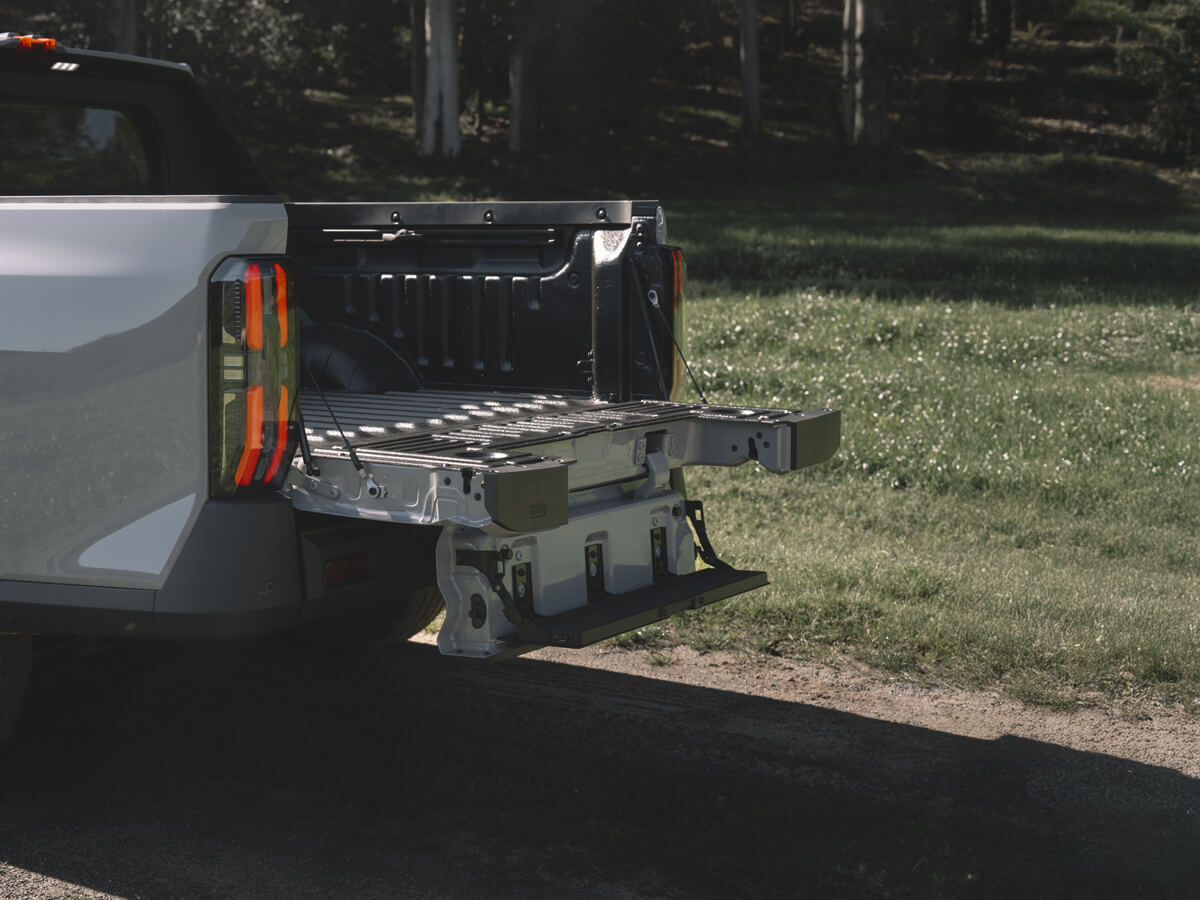 Foldable Tailgate Step