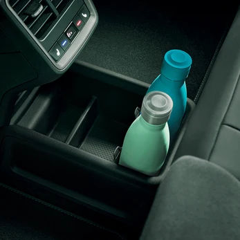 Storage box for the rear passengers