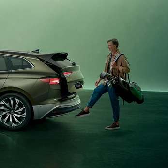 Electric tailgate with Virtual Pedal
