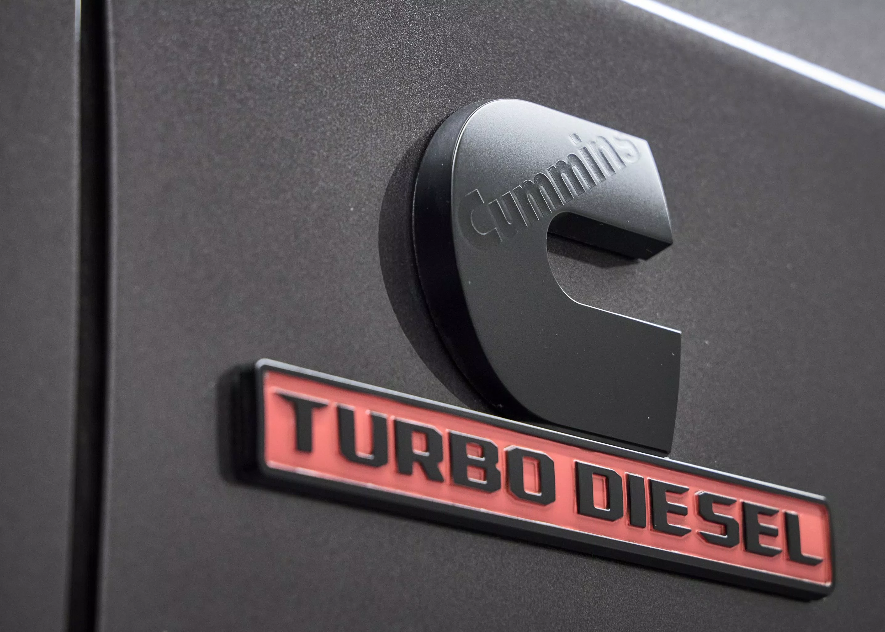 HIGH-OUTPUT 6.7L CUMMINS® TURBO DIESEL I6 ENGINE