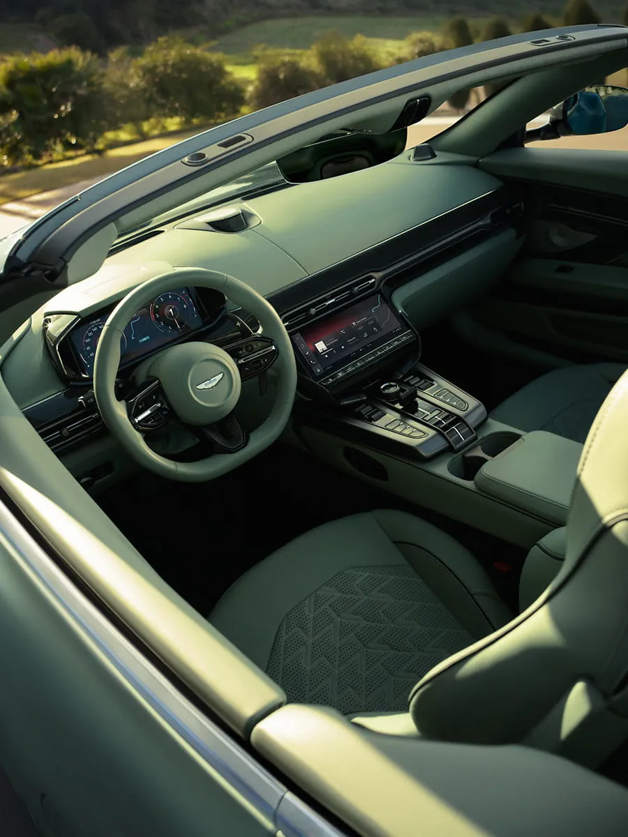 A COMMANDING AESTHETIC