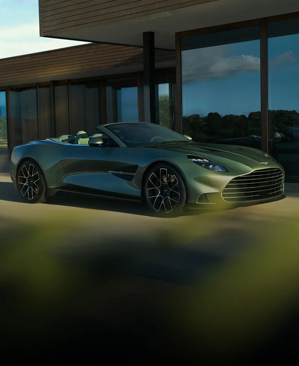 A CHASSIS DESIGNED FOR OPEN-TOP DRIVING