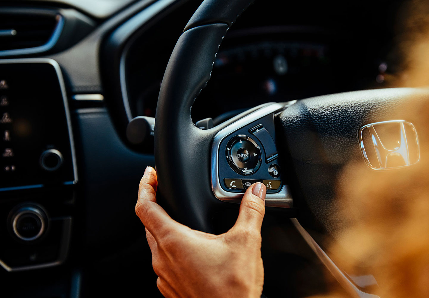 Tech Details Steering Wheel Mounted Controls