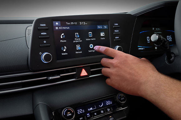 8” multimedia touchscreen.
