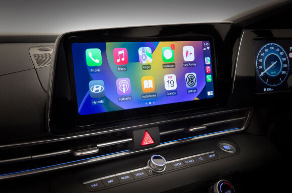 Apple CarPlayTM[P3] & AndroidTM[P4] Auto.