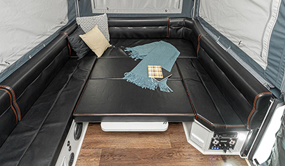 Convertible lounge space