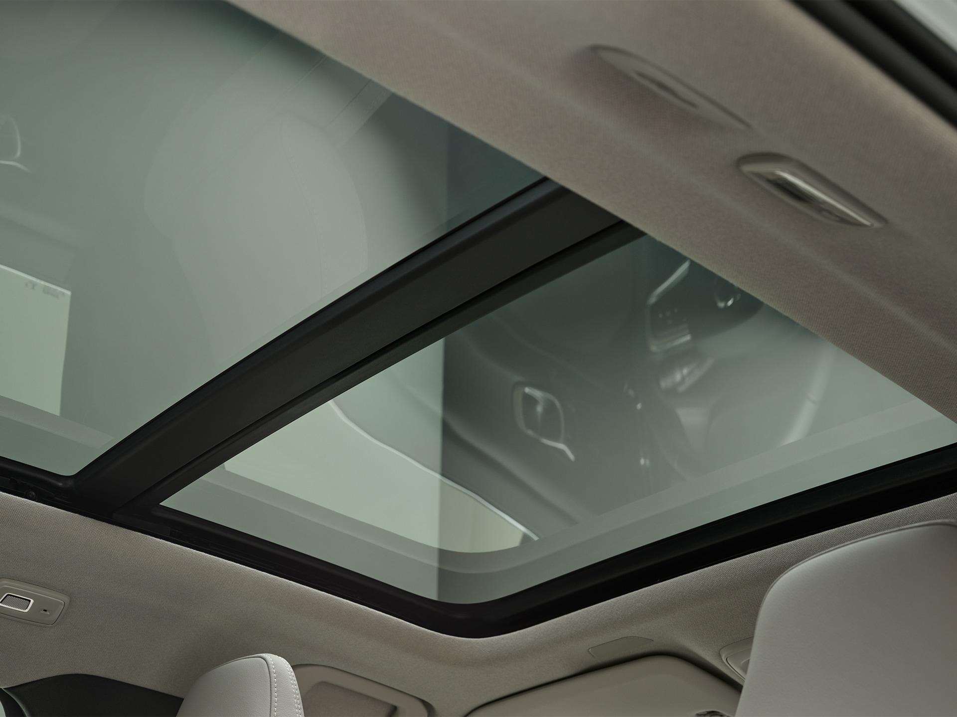Panoramic roof lets light flood in