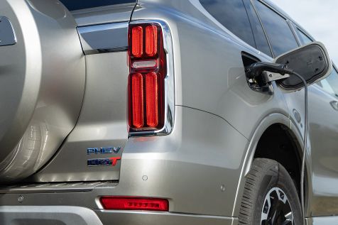 <p class="small text-muted">Hybrid Engine</p>Powertrain