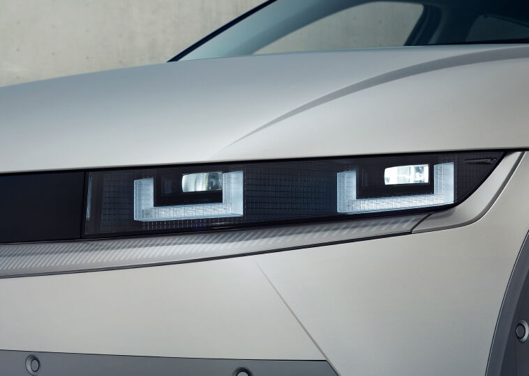 Intelligent Front Lighting System (IFS)