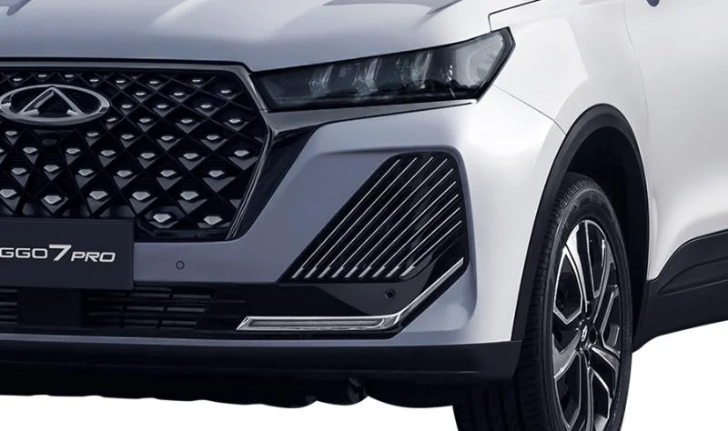 Stand Out with the Signature Diamond Grille