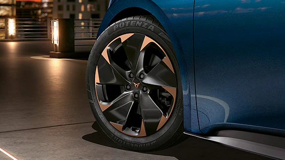 Alluring alloy wheels