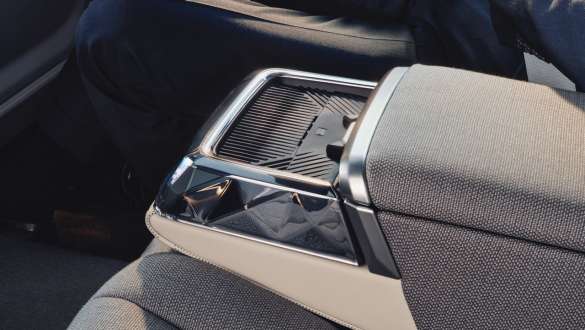  Executive Lounge rear console.