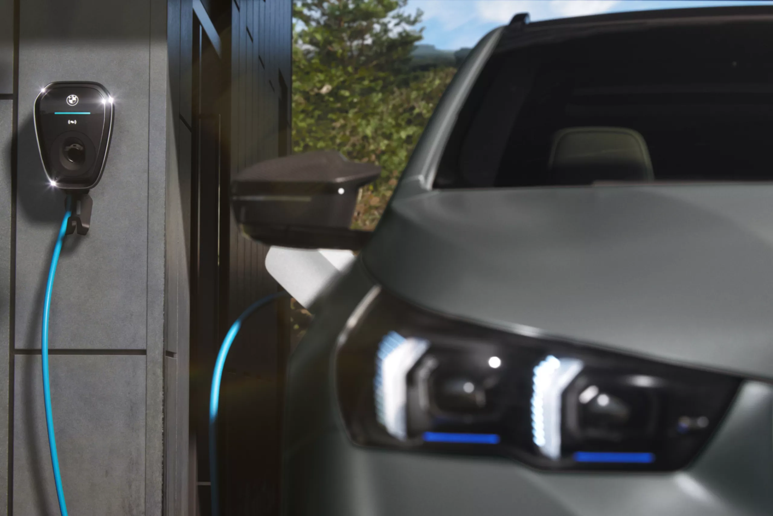  Charge easily and conveniently at home.