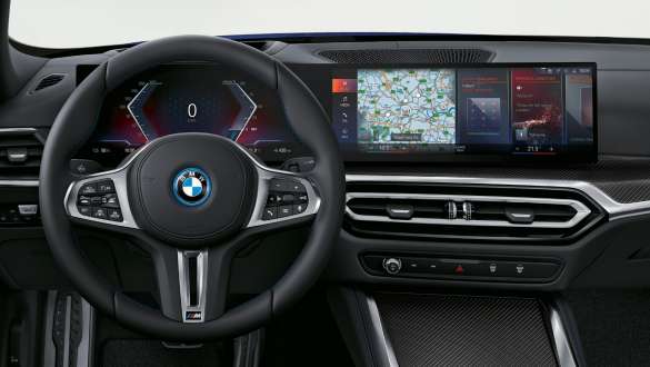  BMW Live Cockpit Professional with BMW Curved Display.