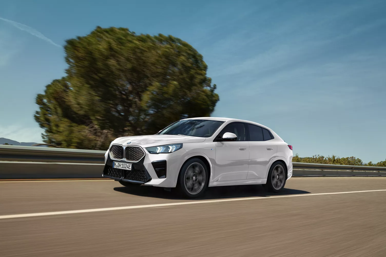THE iX2 eDrive20 AVAILABLE BELOW THE LUXURY CAR TAX THRESHOLD[6].