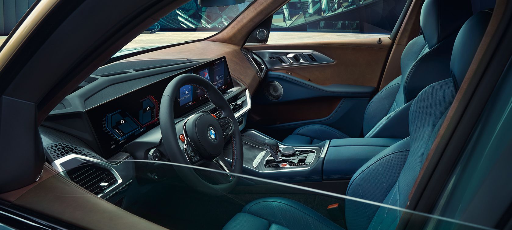 COCKPIT AND TECHNOLOGIES