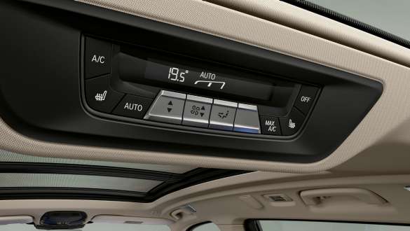  Automatic air conditioning with 5-zone control.