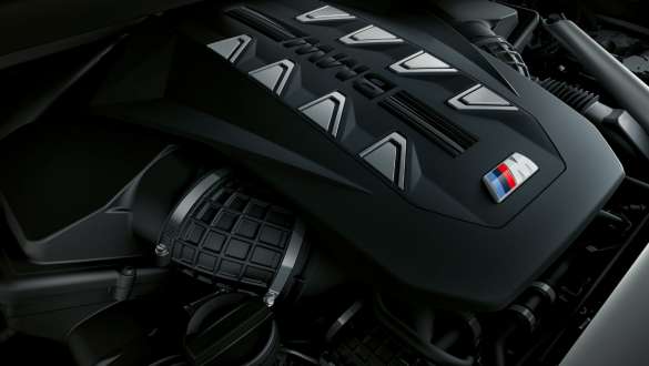  M TwinPower Turbo V8-cylinder petrol engine.