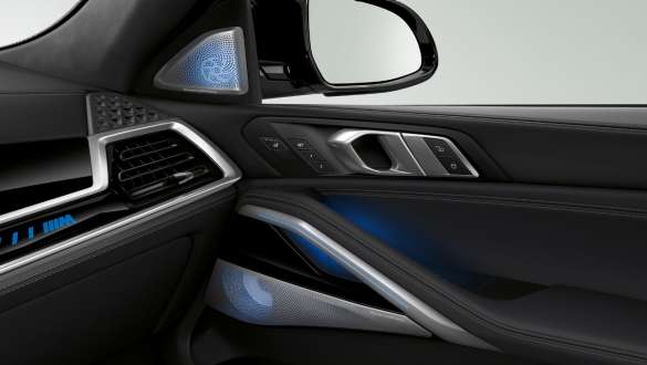  Bowers & Wilkins Diamond Surround Sound System.