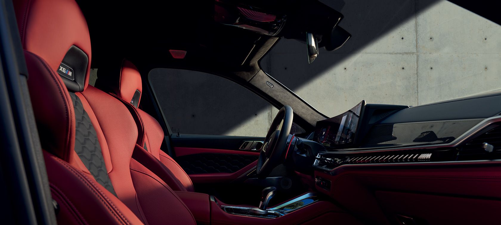 BMW X6 M MODELS: DRIVER´S COCKPIT & TECHNOLOGIES.