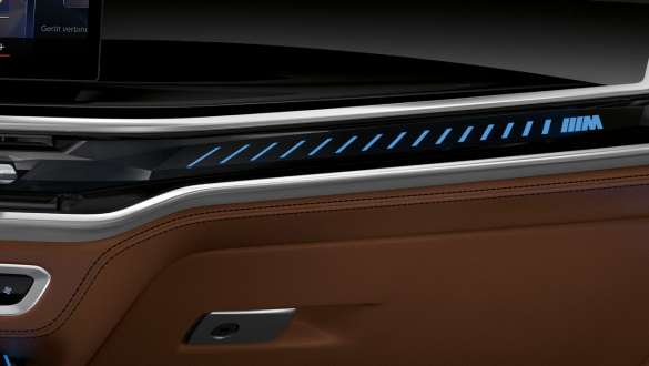  Light bar with M logo.