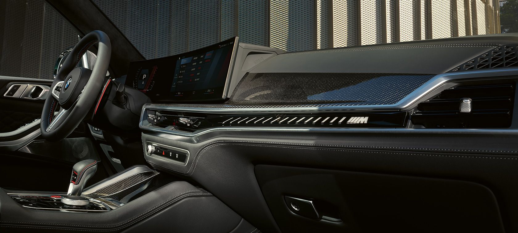 BMW X5 M MODELS: DRIVER´S COCKPIT & TECHNOLOGIES.