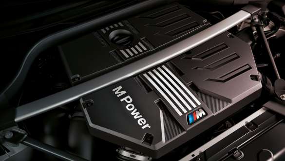 High-performance M TwinPower Turbo 6-cylinder inline petrol engine.
