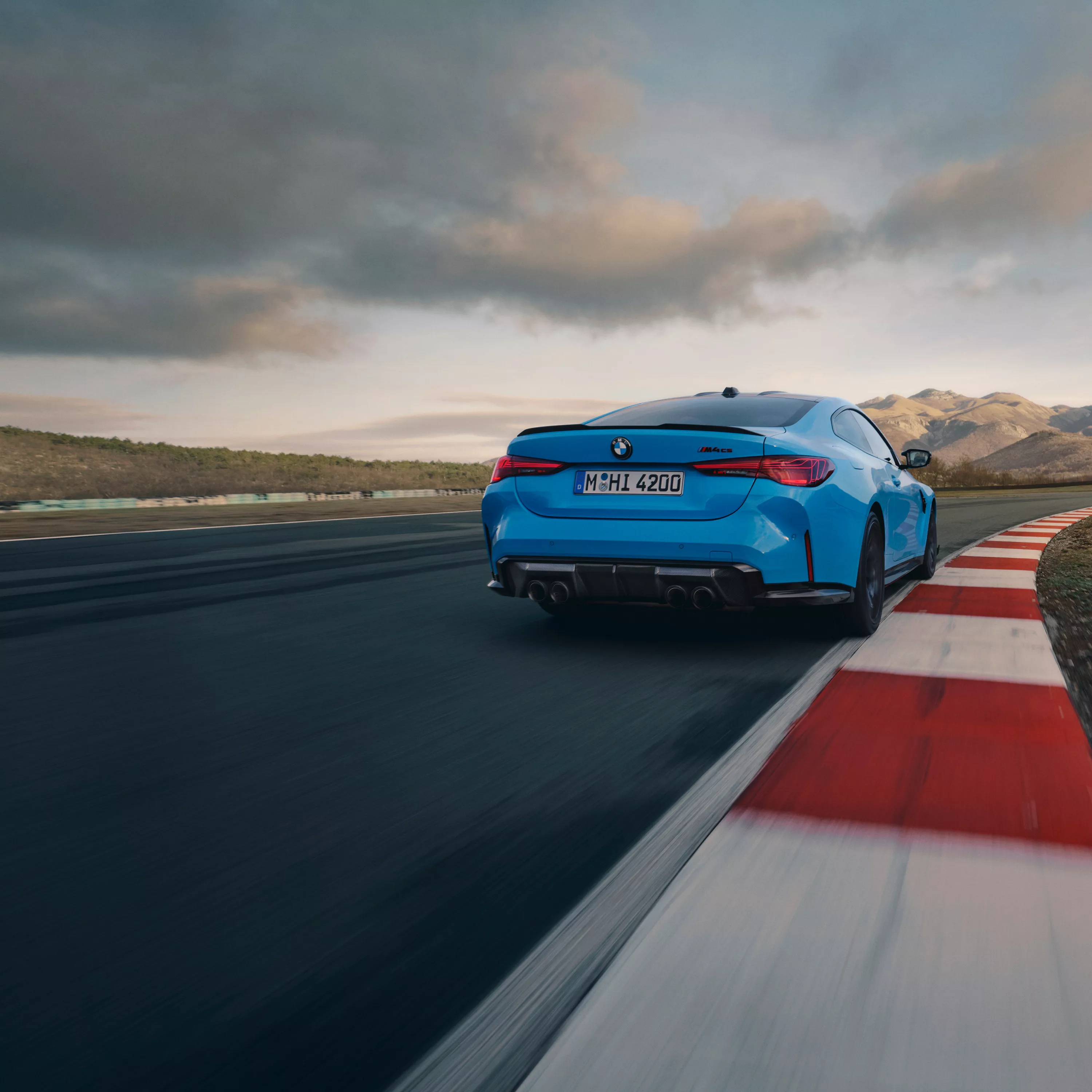 DESIGNED FOR THE RACETRACK. CONSISTENTLY M.