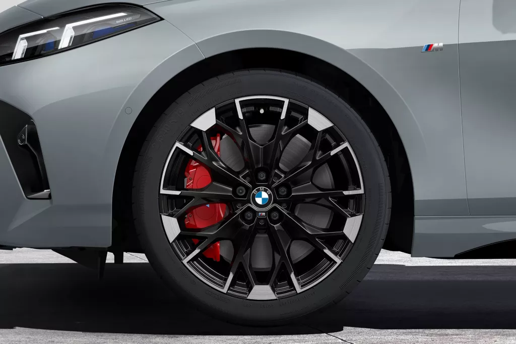 Sporty exclusivity.